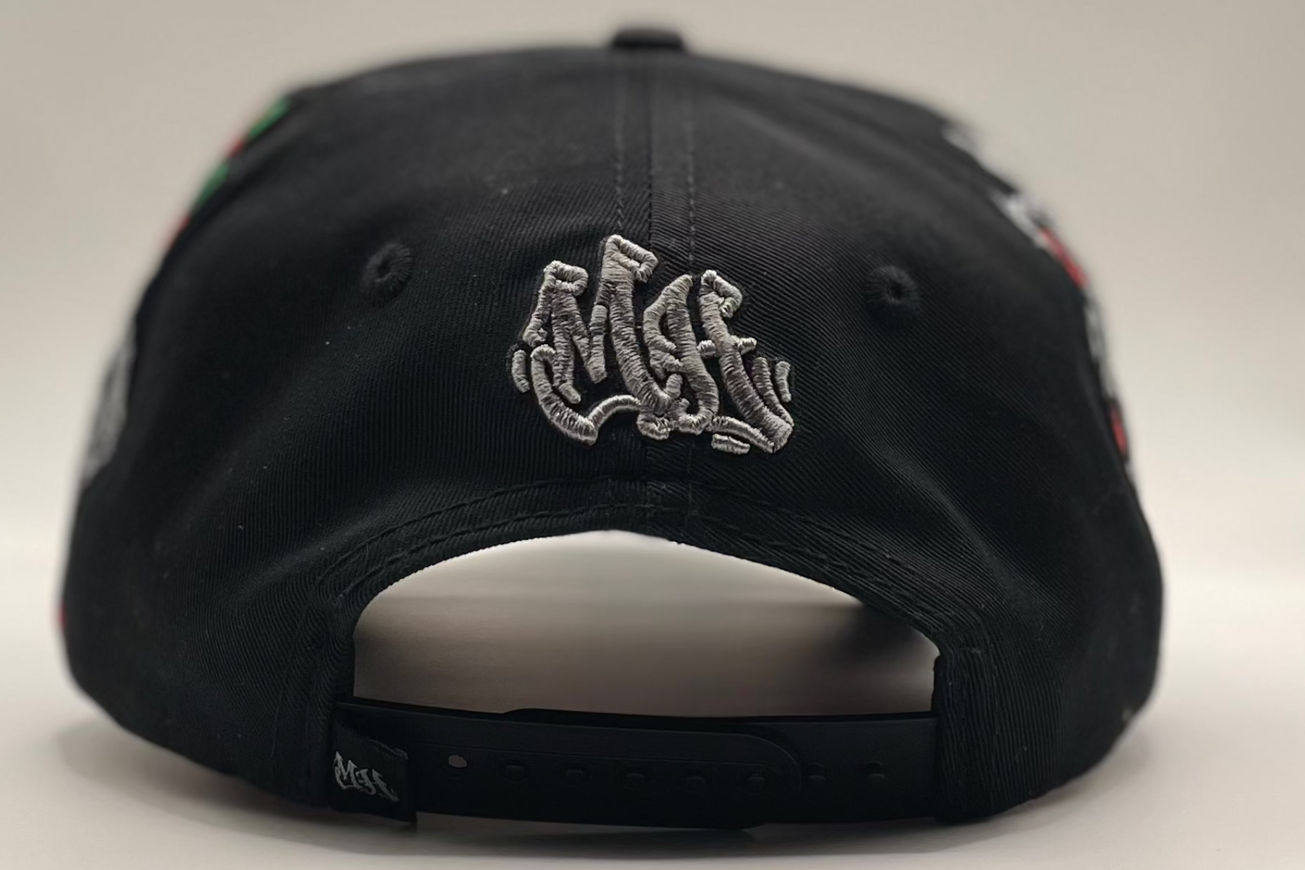 “LUCKY ROSE – DROP 01”