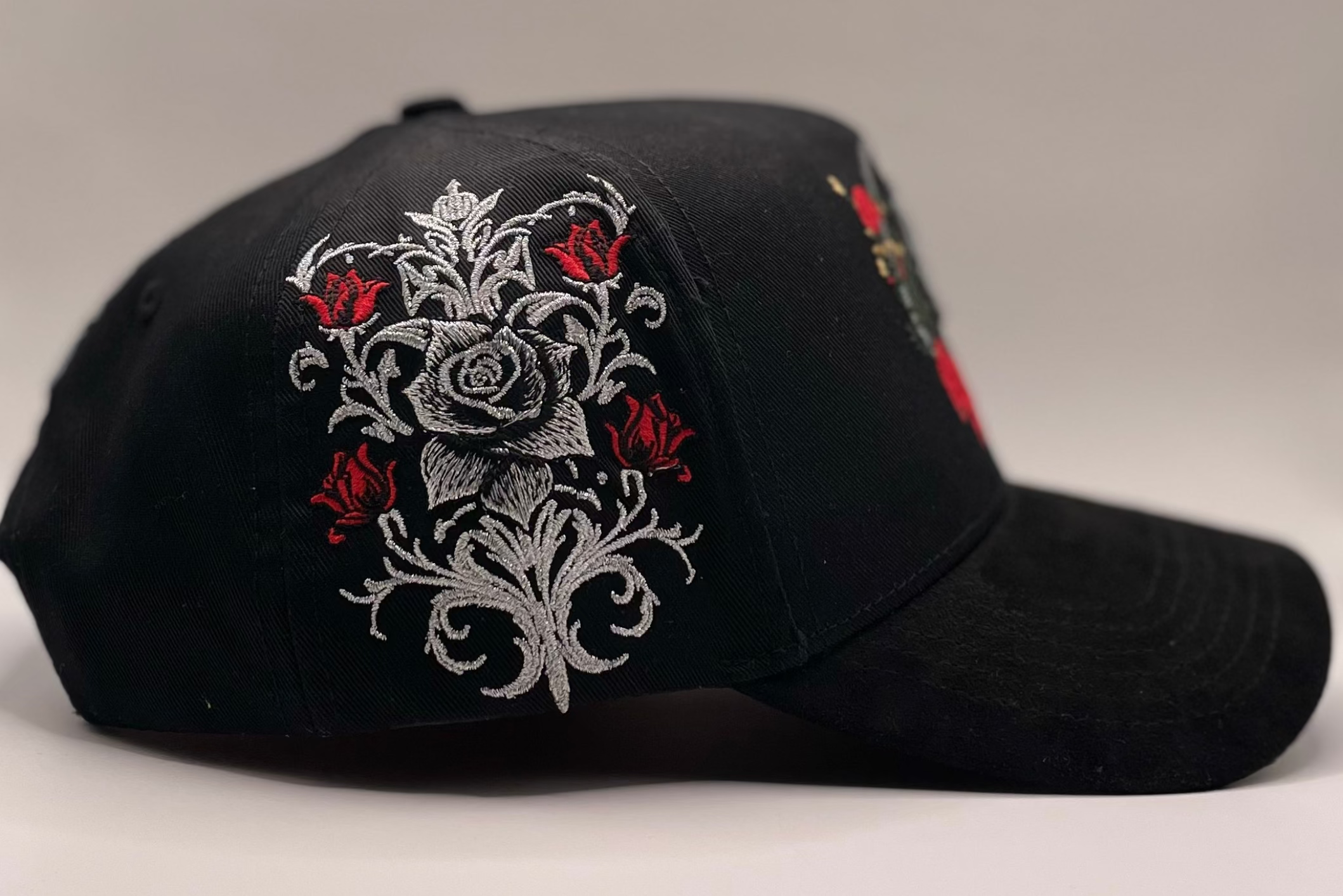 “LUCKY ROSE – DROP 01”